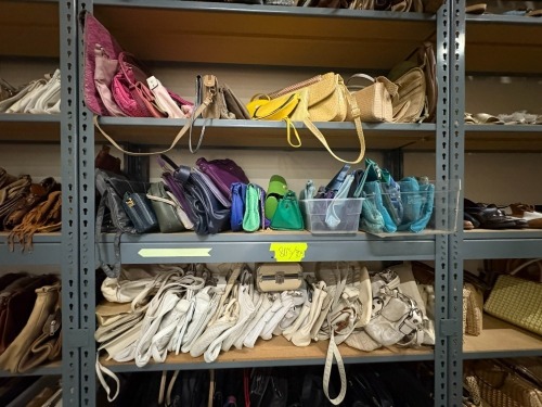 Lot of assorted purses