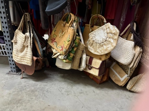 Lot of assorted purses