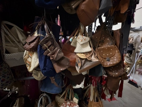 Lot of assorted purses