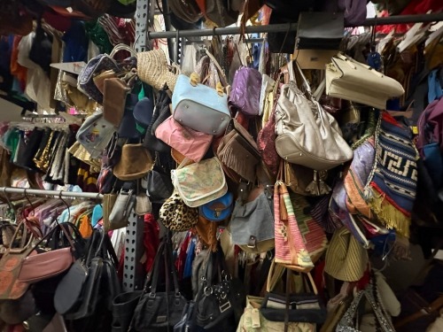Lot of assorted purses