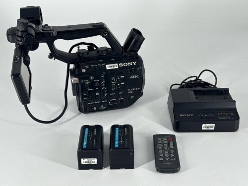 SONY PXW-FS5 CAMERA 4K W/ SONY E PZ IS G-MASTER 18-110MM F/4-22