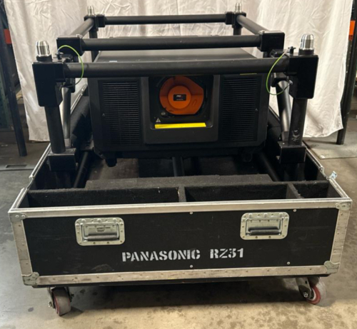 PANASONIC PT-RZ31K HD LASER 31.0K PROJECTOR