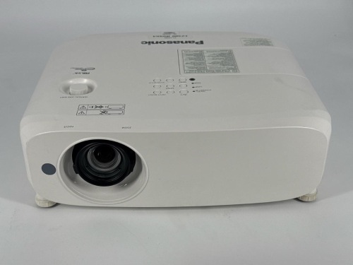 Qty: 4 - PANASONIC PT-VZ580U 5.0K PROJECTOR
