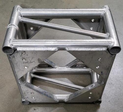TRUSS BOX 20IN X 20IN BOLT NAT 1FT