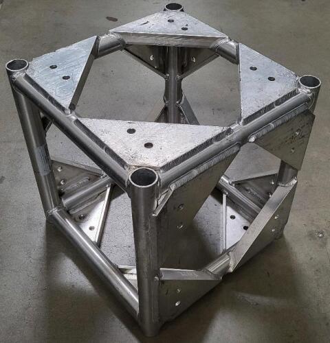 Qty: 4 - TRUSS CORNER 20IN X 20IN BOLT NAT 5-WAY