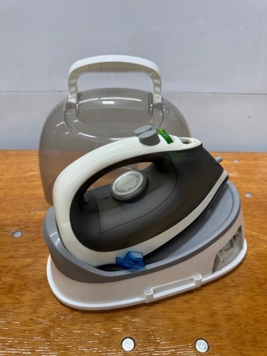 x4 - Steamfast Cordless Steam Iron - Model SF-760