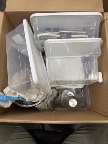 Box Lot of Bar items