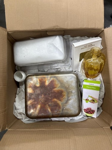 Box Lot of Miscellaneous kitchenware