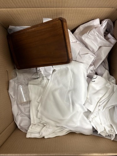 Box Lot of Assorted Table D&Atilde;&copy;cor