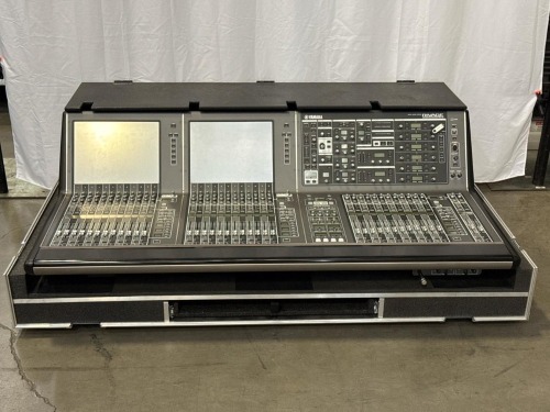 YAMAHA RIVAGE PM7 SYSTEM WITH CSD-R7 SURFACE AND RPIO 622 STAGE RACK