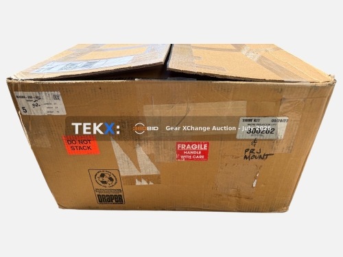 (1) - Draper AeroLift 35 Large Ceiling Finish Kit, White