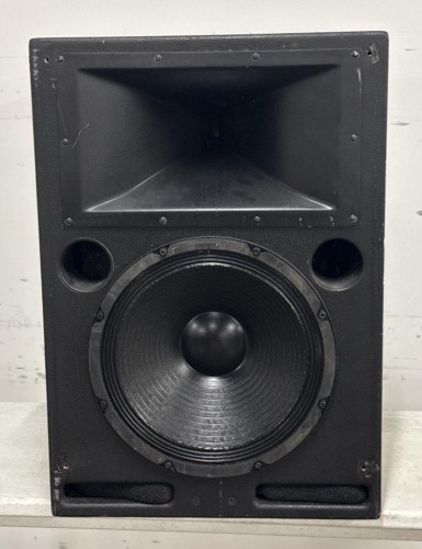 Qty: x2 - MEYER CQ-1 POWERED XLR3 SPEAKER, 80X40