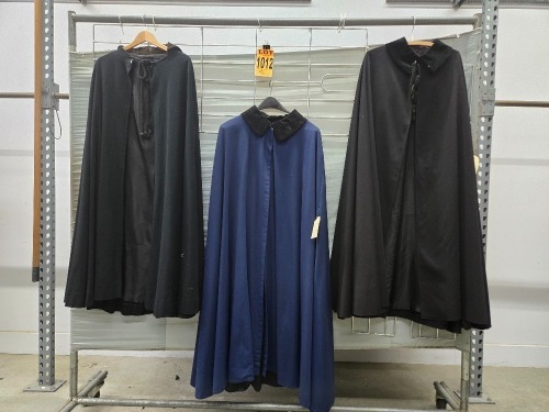 Collection of (3) capes / full capes, 1-size